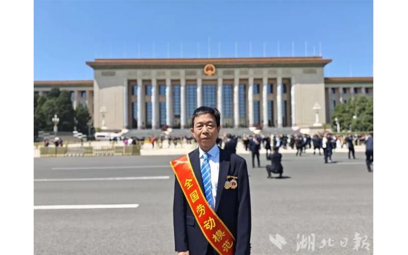 National Model Worker Lu Zhijun: Safeguarding Grain for the Country, Shining Brilliantly in Life